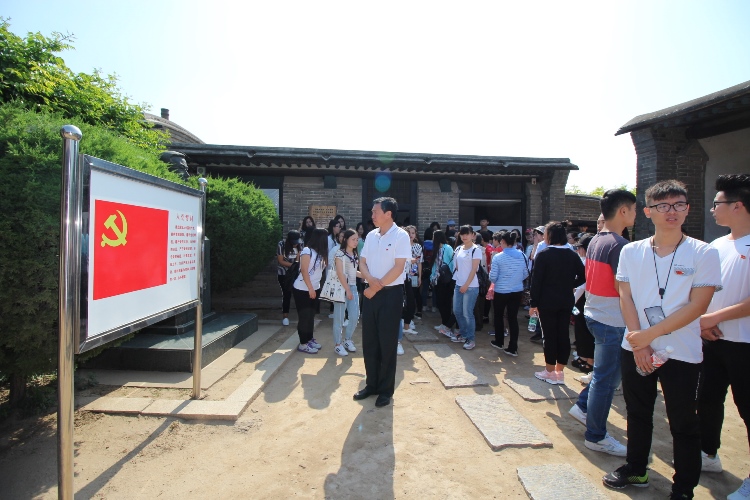 参观李大钊同志故居 - 副本 参观李大钊同志故居 - 副本